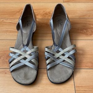 Gold & silver metallic sandals, size 11